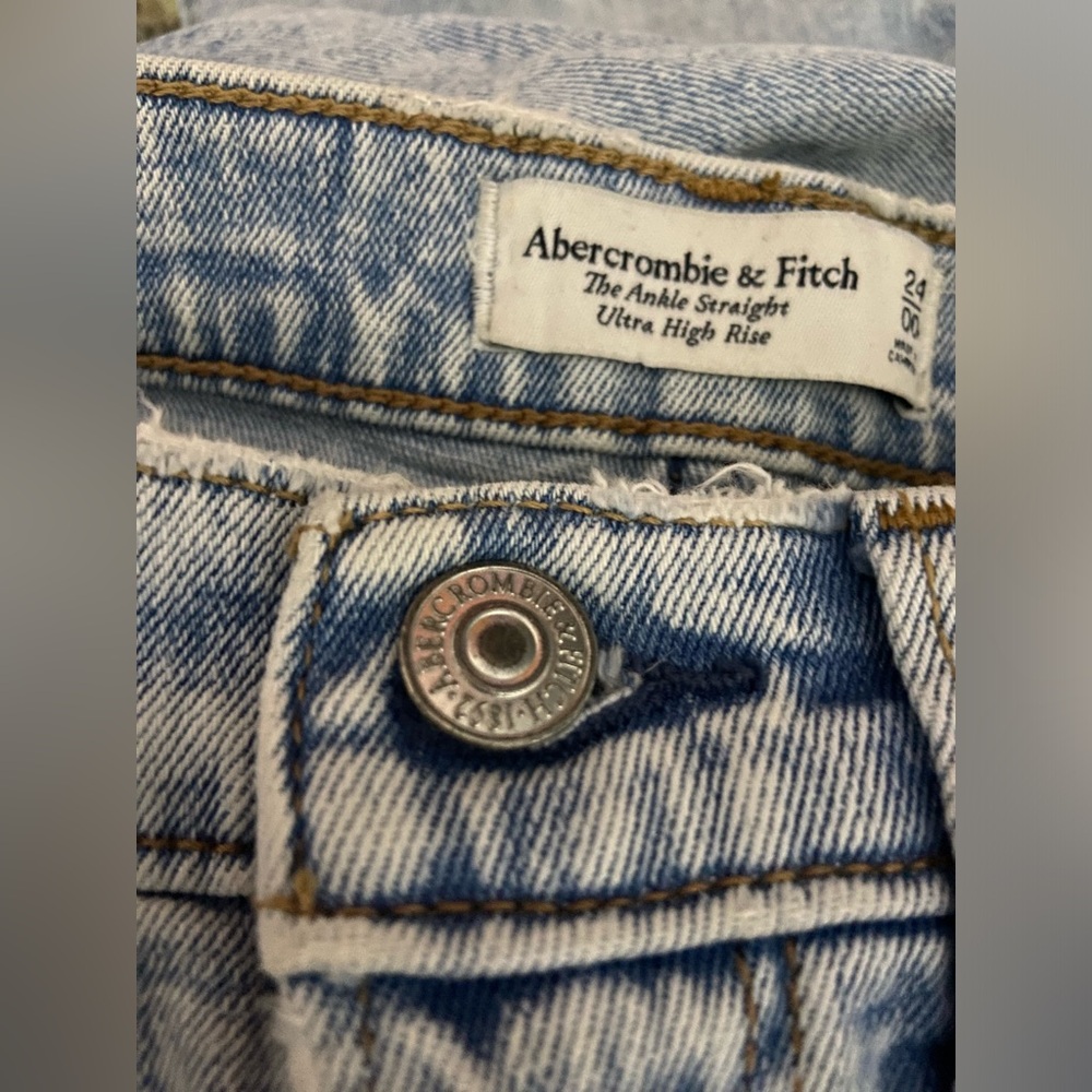 Abercrombie & Fitch Ankle Straight Ultra High Rise Jeans - Picture 3 of 7